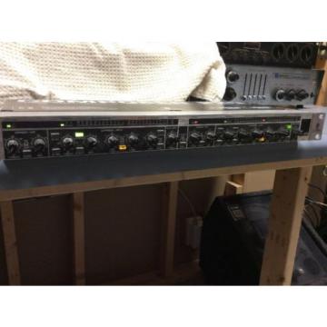 Behringer Composer Pro MDX2200