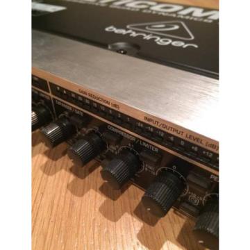 Behringer MULTICOM PRO-XL : MDX4600 4-Ch Expander/Gate/Compressor/Peak Limiter