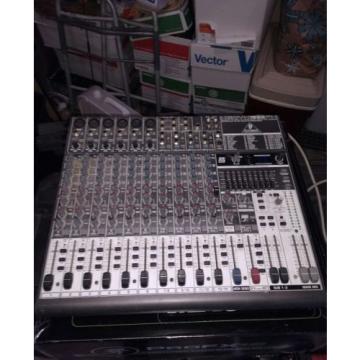 Behringer XENYX 1832fx Mixer