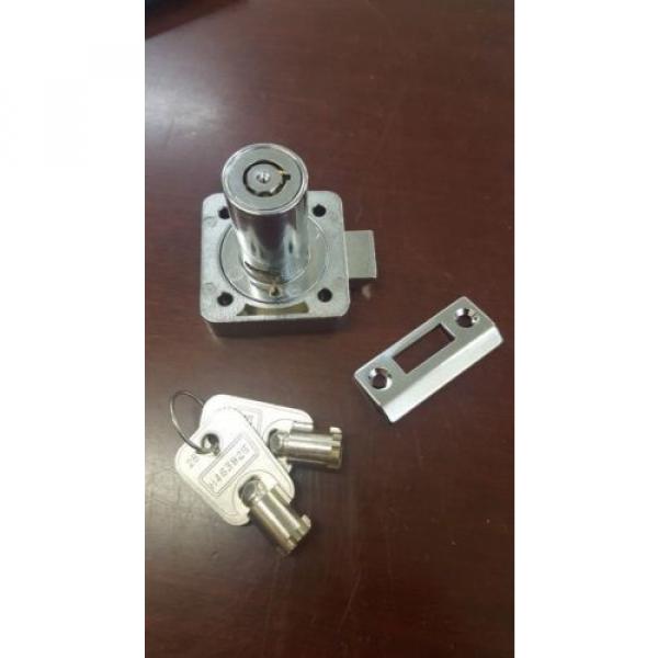 Clearance Radial Key High security cam locking Latch. FREEPOST #1 image