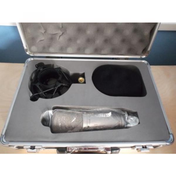 Behringer B-1 Single Diaphragm Studio Condenser Microphone Mic w/Case,Shockmount #1 image